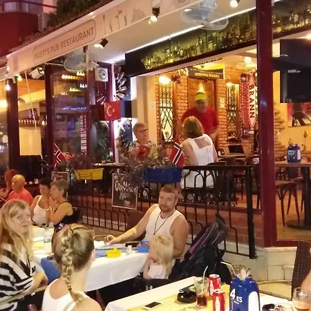 Musti Ξενοδοχείο με διαμερίσματα Αλάνια