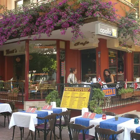 Musti Aparthotel 3*