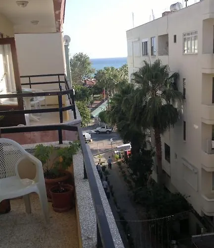 Ξενοδοχείο με διαμερίσματα Musti Αλάνια