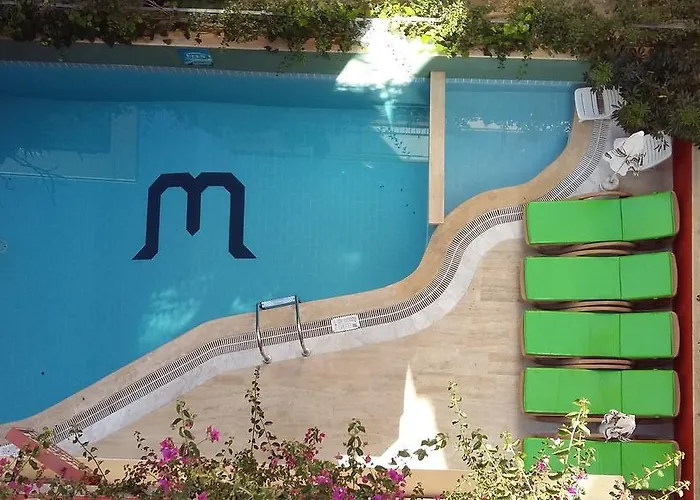 Ξενοδοχείο με διαμερίσματα Musti 4*