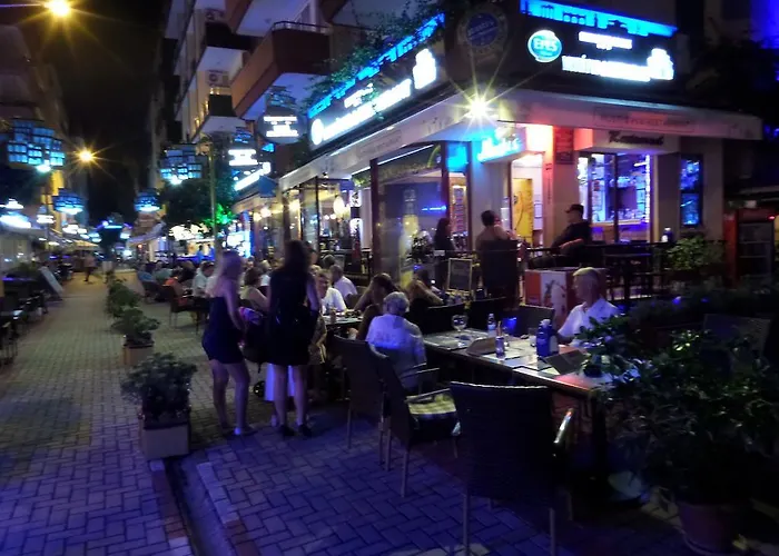 Musti Αλάνια