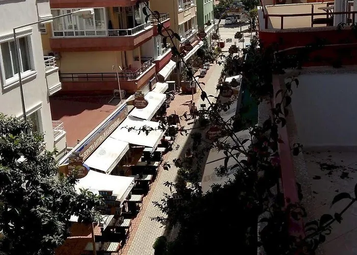 Musti Αλάνια